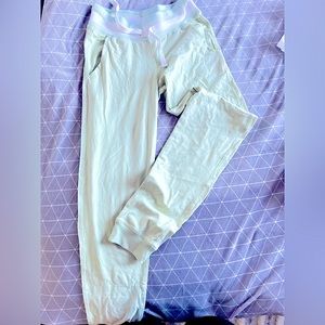 🌺 5/$30 🌺 Sage coloured light joggers